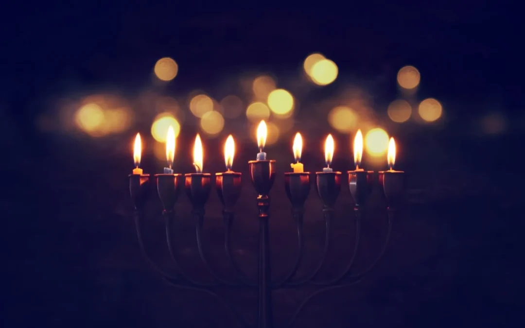 Celebrate Hanukkah with the Jewish community of Girona and enjoy a night of lights, tradition and sufganiot!